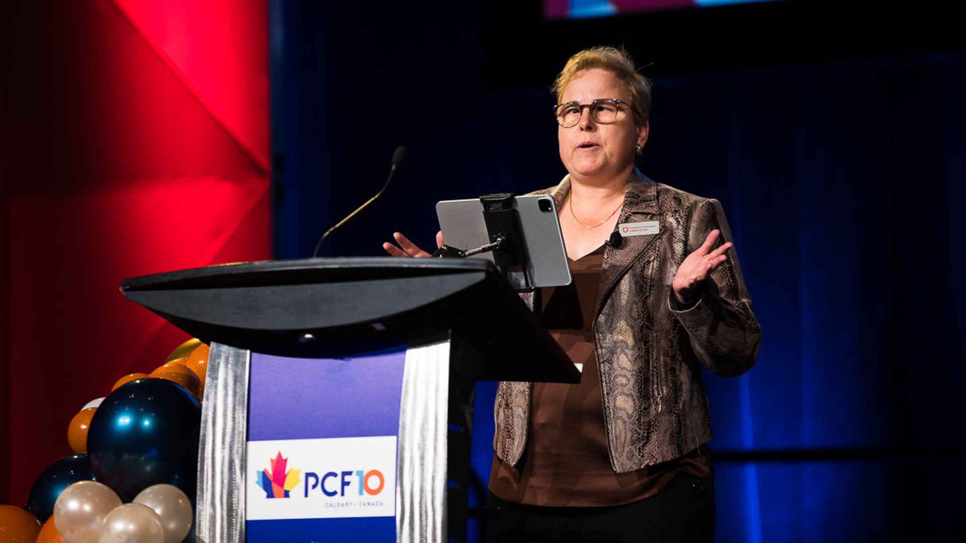 Carrie Anton speaking in her role as Master of Ceremonies at the 10th Pan-Commonwealth Forum on Open Learning in 2021