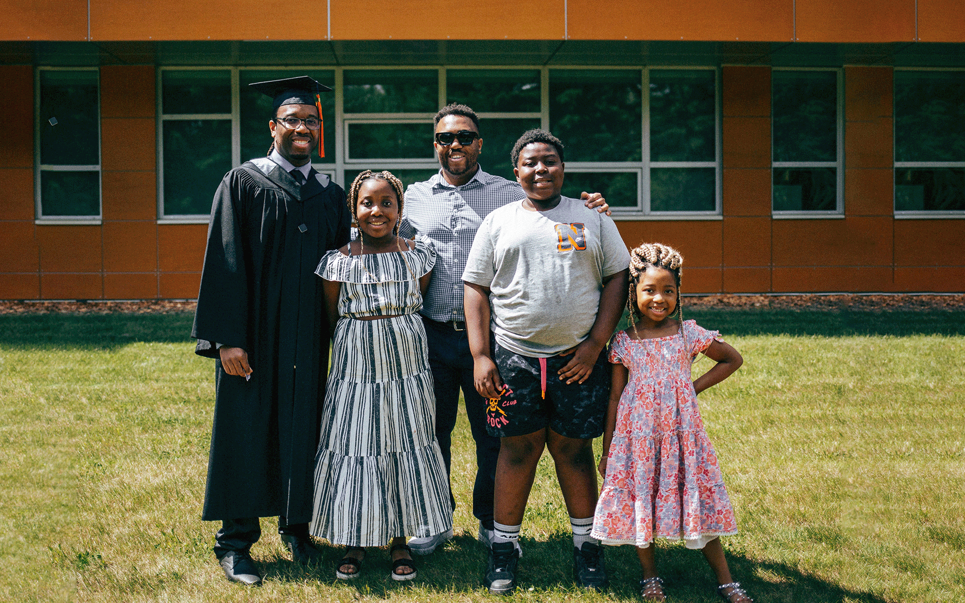 Family with grad Family photo with graduate