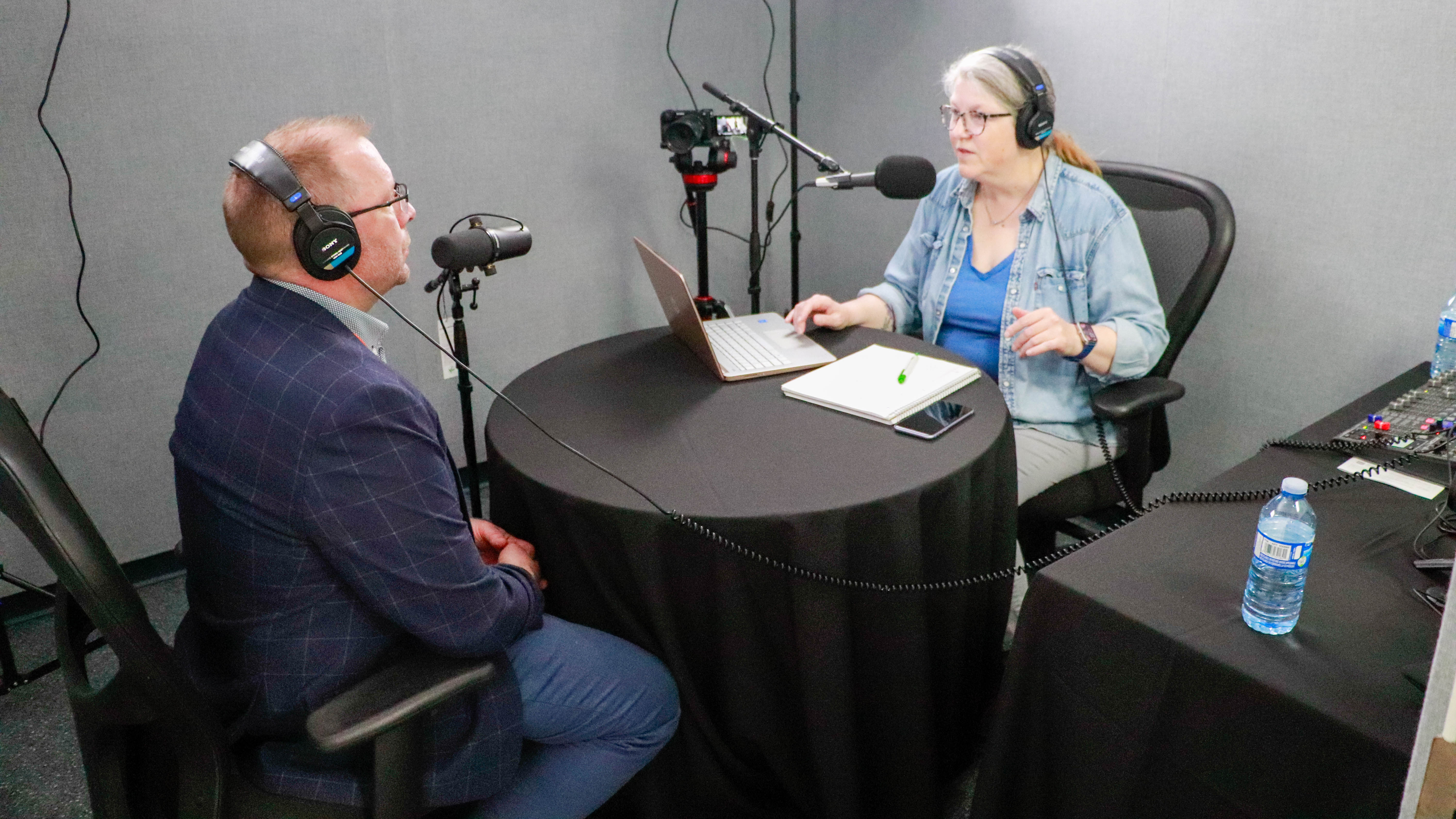 Dr. Steven Johnson, Faculty of Health Disciplines dean, speaks with Lisa Allen in the podcasting studio at the Athabasca Architectural Maker Space
